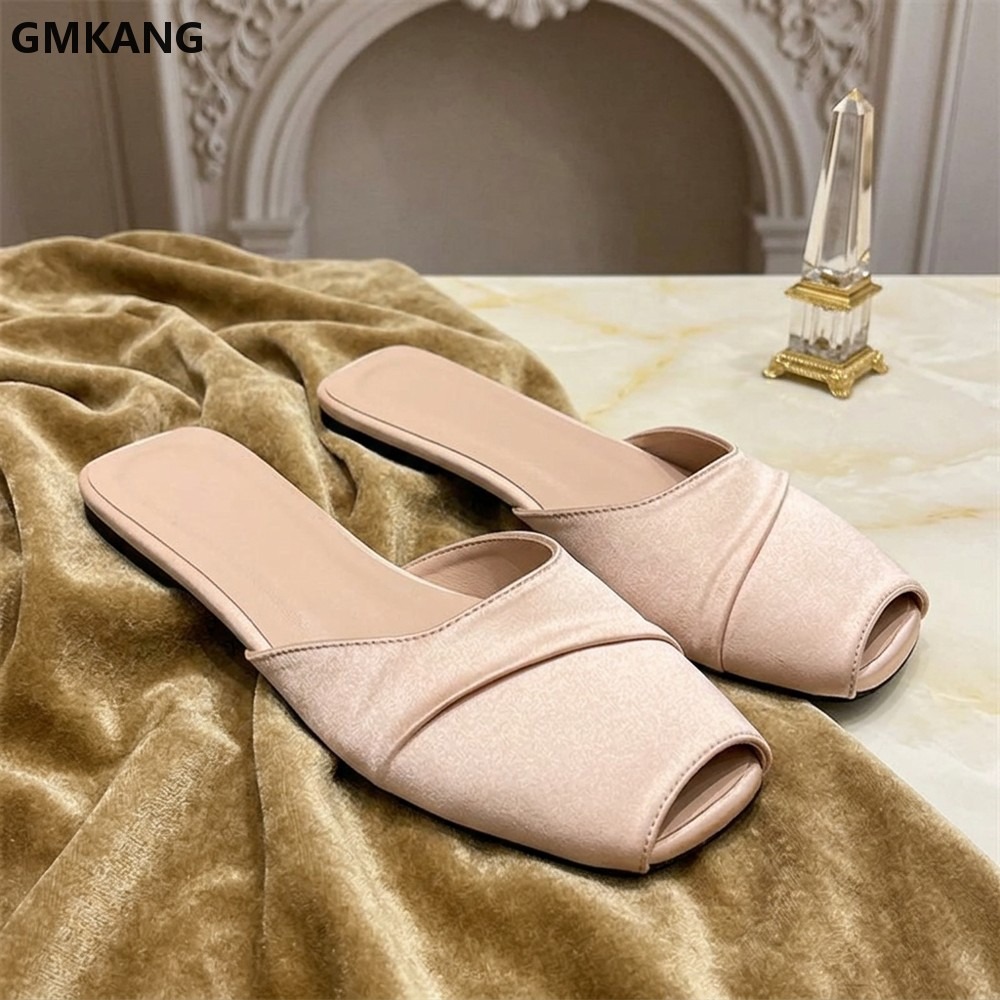 Slip Dress Satin - GMKANG รองเท้าแตะสตรีแบบสวม หัวเหลี่ยม ผ้าซาติน เปิดหน้าเท้า สไตล์มิวล์