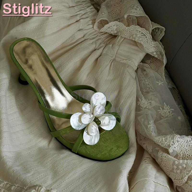 รองเท้าส้นสูงสีขาวประดับดอกไม้ - Slip Dress Satin บทวิจารณ์และราคา