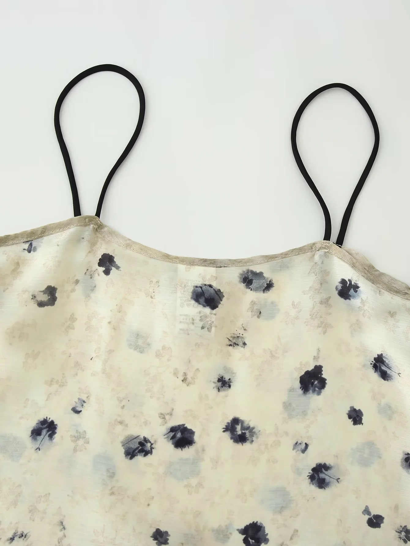 KONDALA ชุดกางเกงผ้าซาตินพิมพ์ - Cami Top Lace บทวิจารณ์และราคา