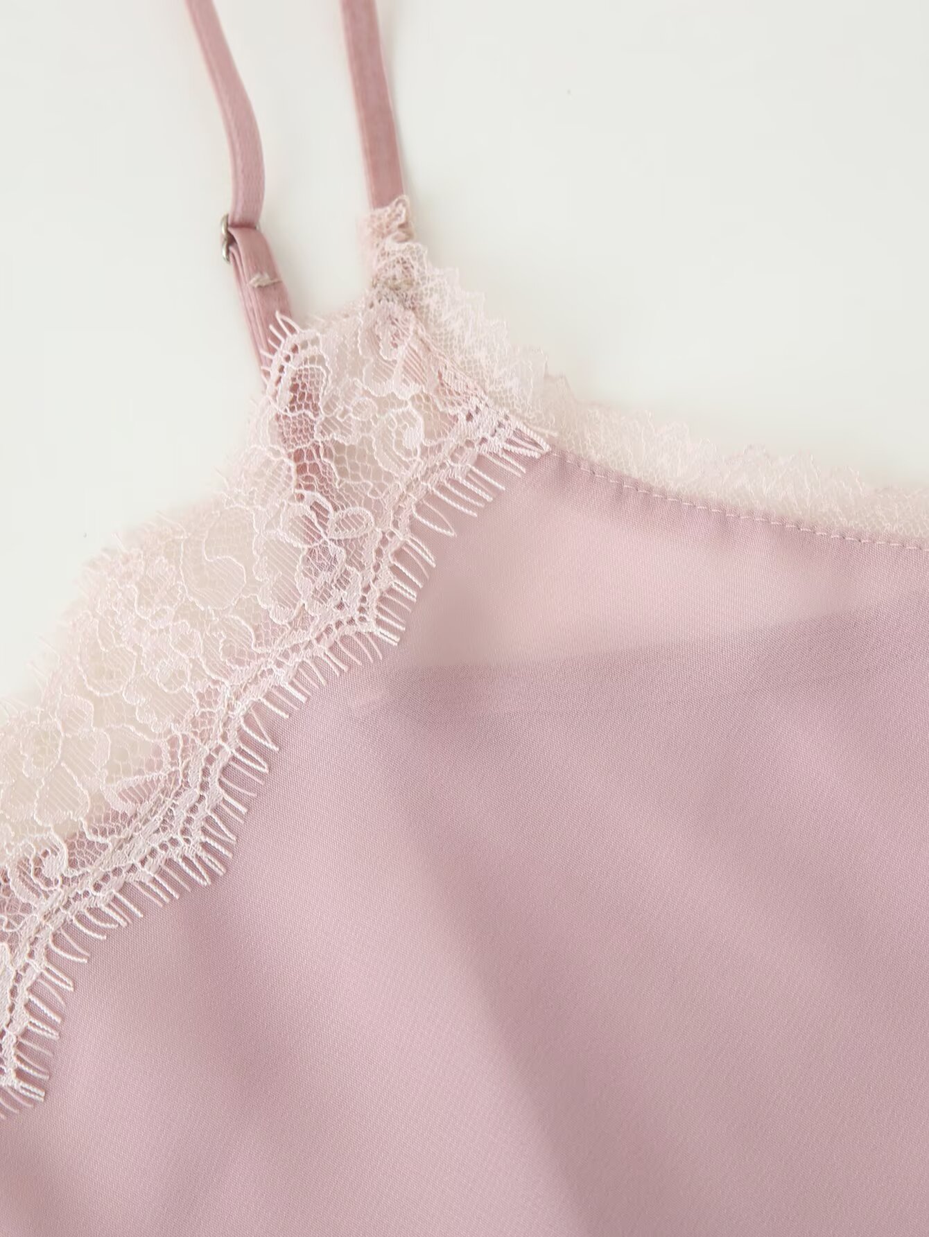 ชุดเสื้อสายเดี่ยวสีชมพูและกระโ - Cami Top Lace บทวิจารณ์และราคา